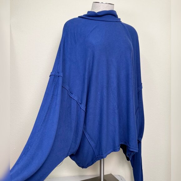 WE THE FREE Oversized Blue Long Sleeve Cowl Neck Dolman Sleeve Knit Top Large - Picture 6 of 7